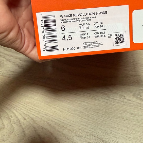 Nike Revolution 8 Wide in White and Purple - Picture 7 of 8